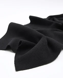 River Island knitted scarf< Essentials
