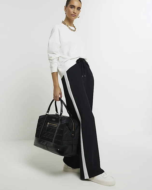 River Island quilted zip travel bag< Bags, Purses & Luggage