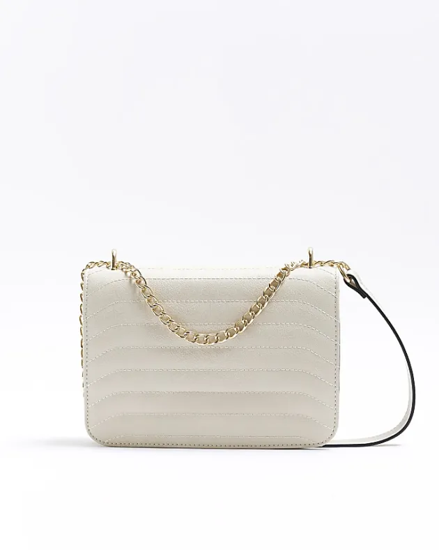 River Island quilted chain shoulder bag< Bags, Purses & Luggage
