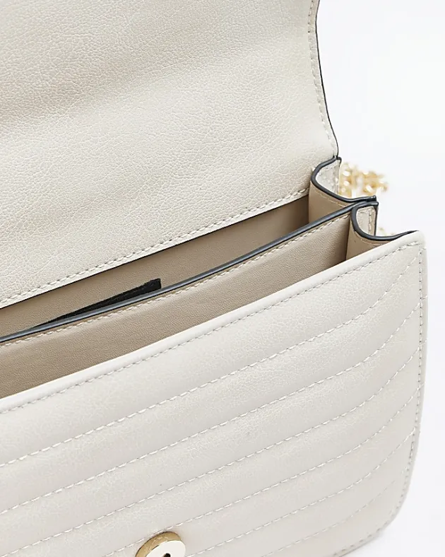 River Island quilted chain shoulder bag< Bags, Purses & Luggage