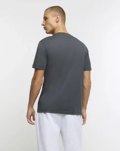 River Island Dark slim fit t-shirt< Essentials