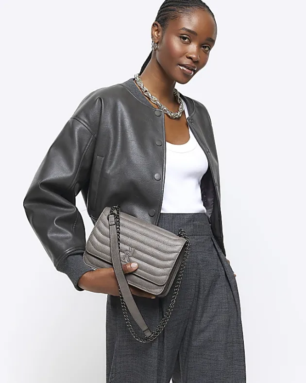 River Island quilted chain shoulder bag< Bags, Purses & Luggage