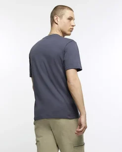 River Island RI studio slim fit t-shirt< Essentials