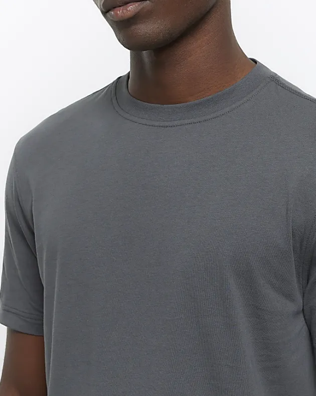 River Island slim fit t-shirt< Essentials