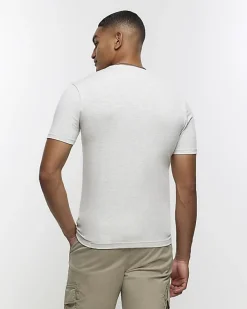 River Island Light muscle fit t-shirt< Essentials