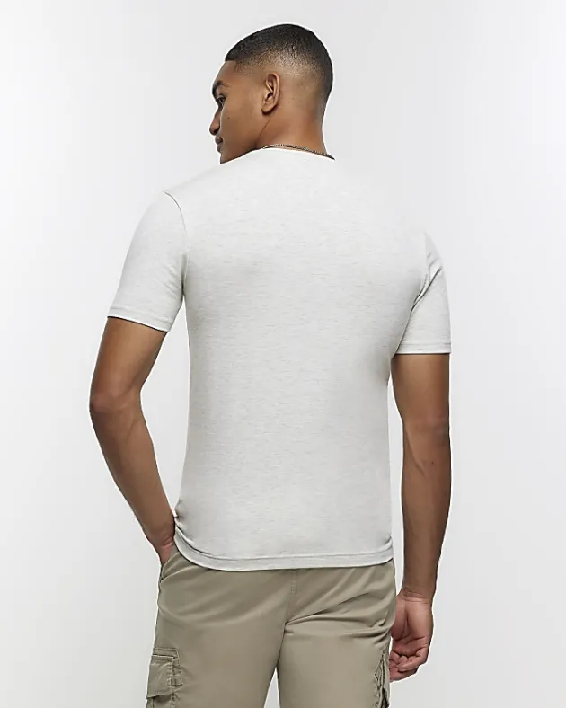 River Island Light muscle fit t-shirt< Essentials