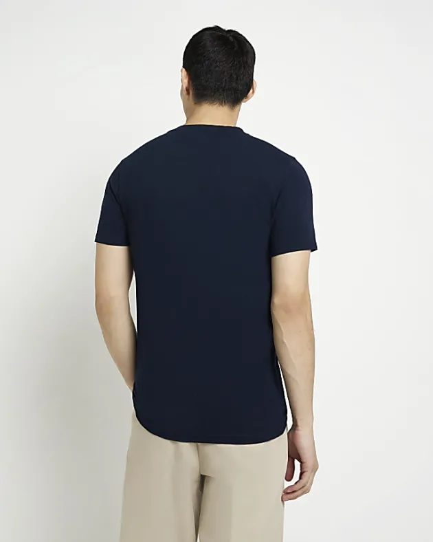 River Island muscle fit T-shirt< Essentials