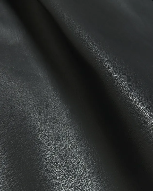 River Island Plus faux leather shorts< Plus