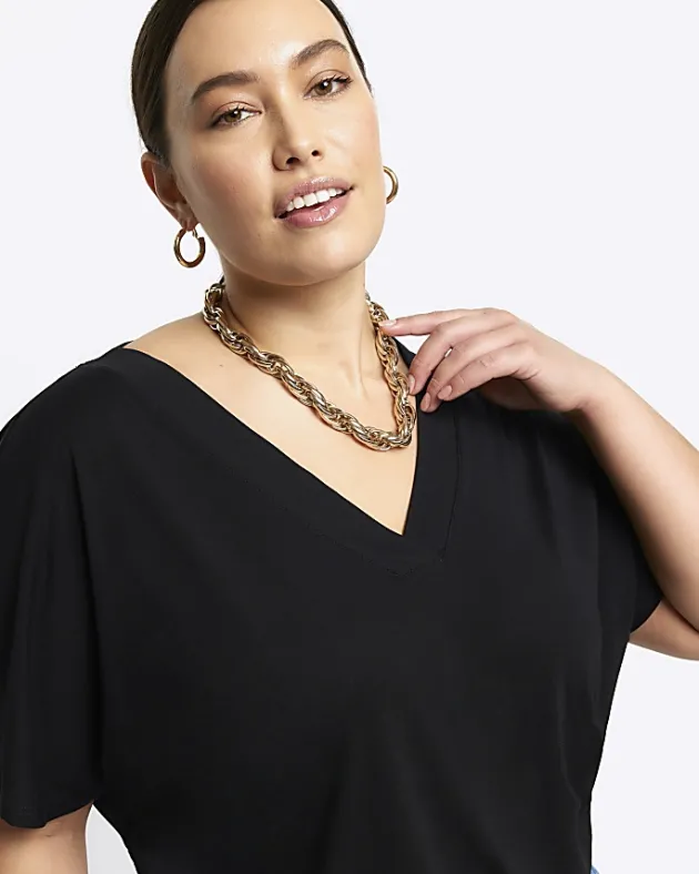 River Island Plus V neck t-shirt< Plus