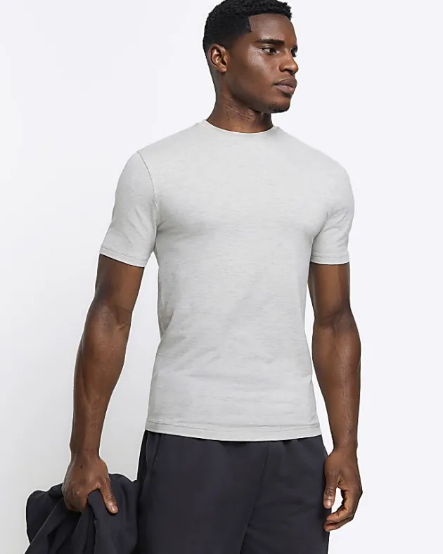 River Island multipack of 5 muscle fit t-shirts< Essentials