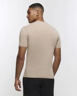 River Island muscle fit t-shirt< Essentials