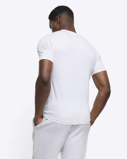 River Island muscle fit t-shirt< Essentials