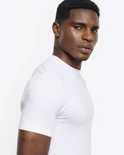 River Island muscle fit t-shirt< Essentials