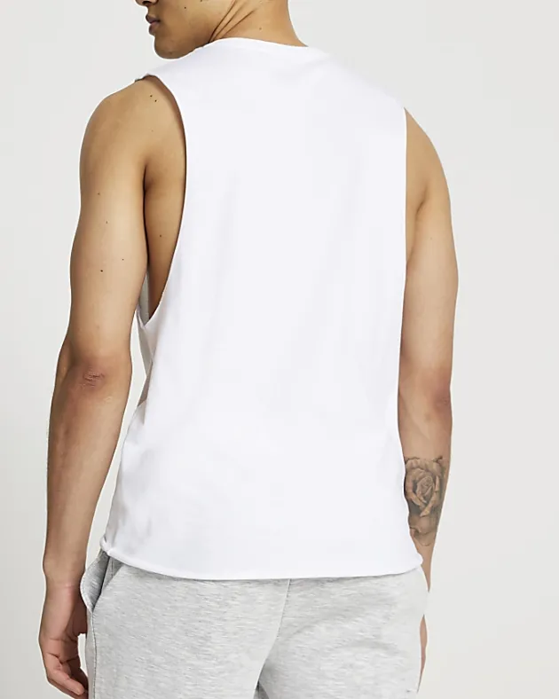 River Island regular fit vest< Essentials