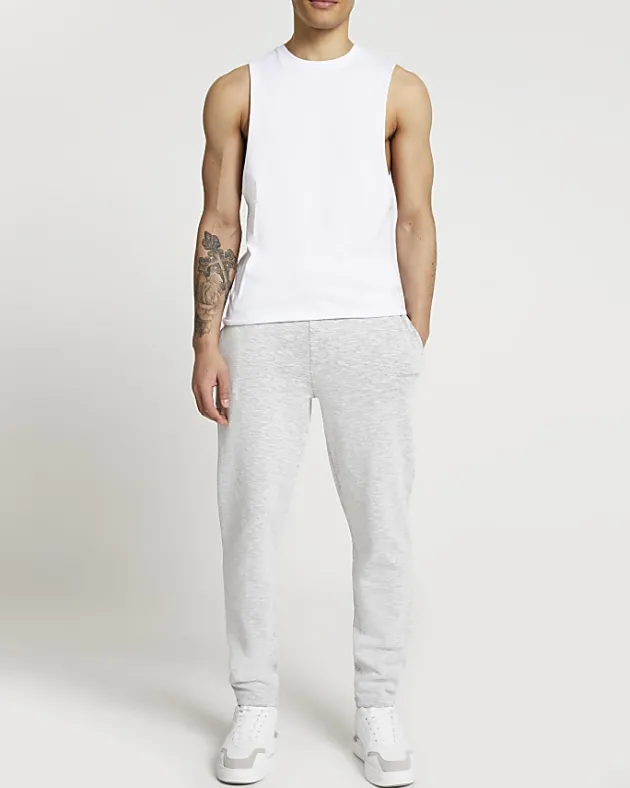 River Island regular fit vest< Essentials