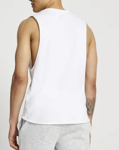 River Island regular fit vest< Essentials