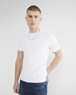 River Island RI Studio muscle fit t-shirt< Essentials